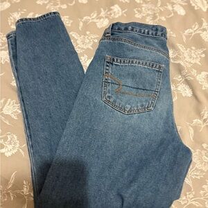 Women’s American Eagle Outfitters mom Jean
